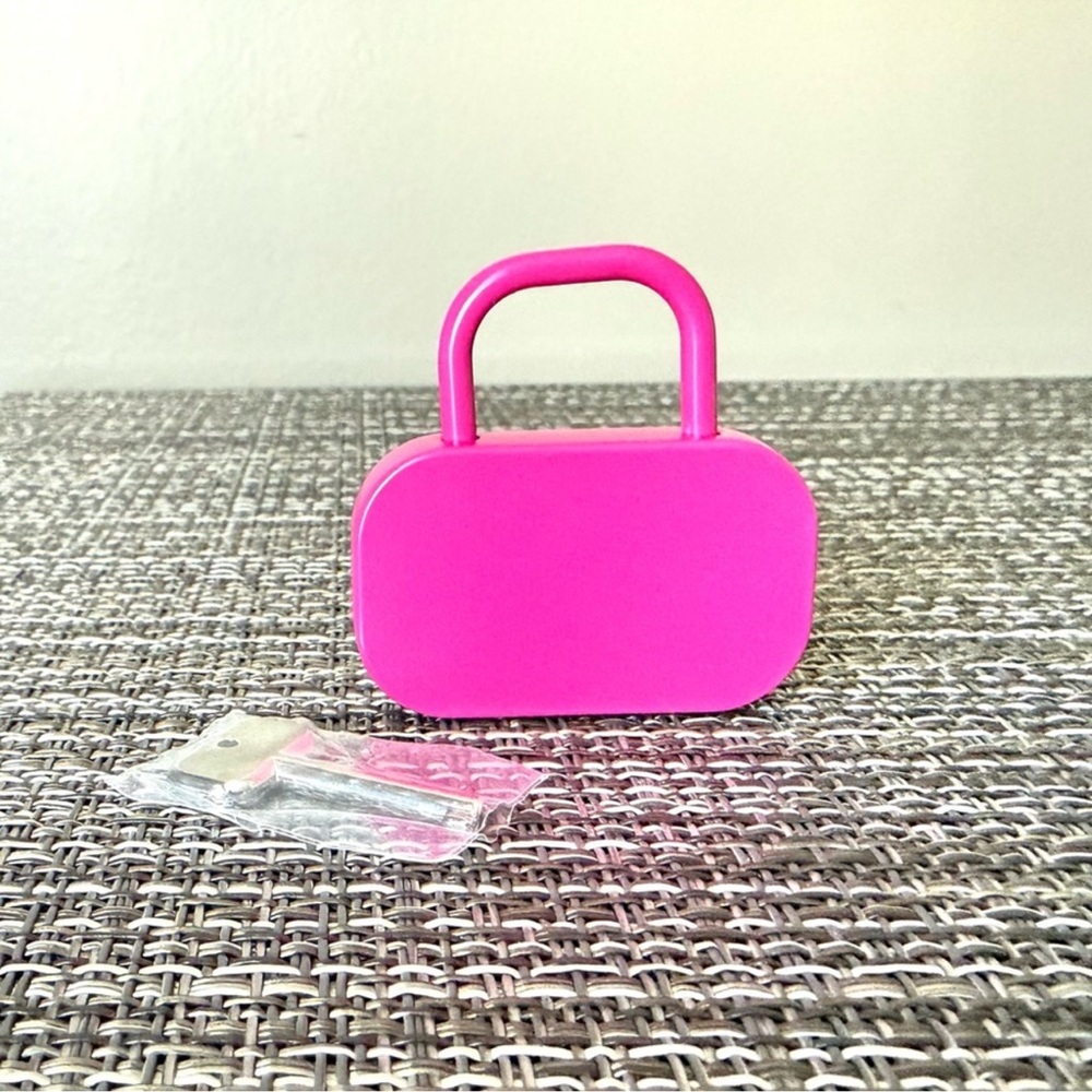 Valentino Pink Pad Lock-New - Picture 2 of 3